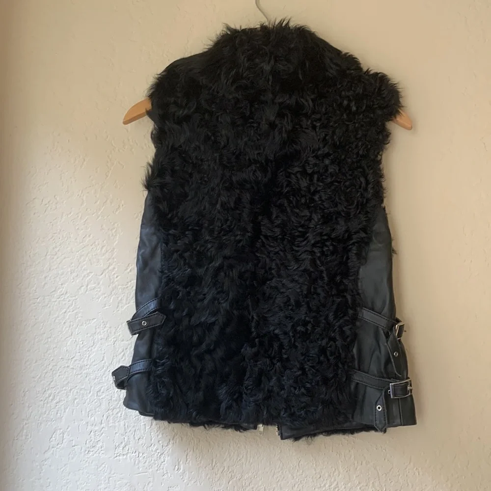 Vest - Picture 6 of 8